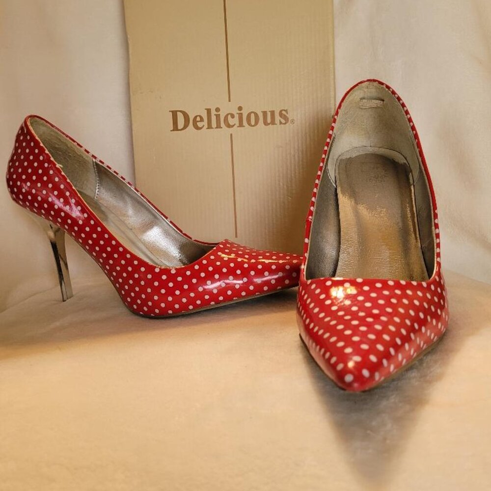 Delicious, red polka dot, size 9, lightly used, in opriginal box